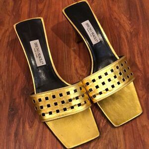 Bruno Magli Unique gold leather heels size 8